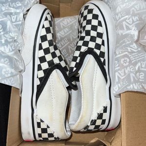 WORN ONCE ‼️ NEEDS CLEANING ‼️ SLIP-ON VANZ ‼️ TODDLER SIZE 9C